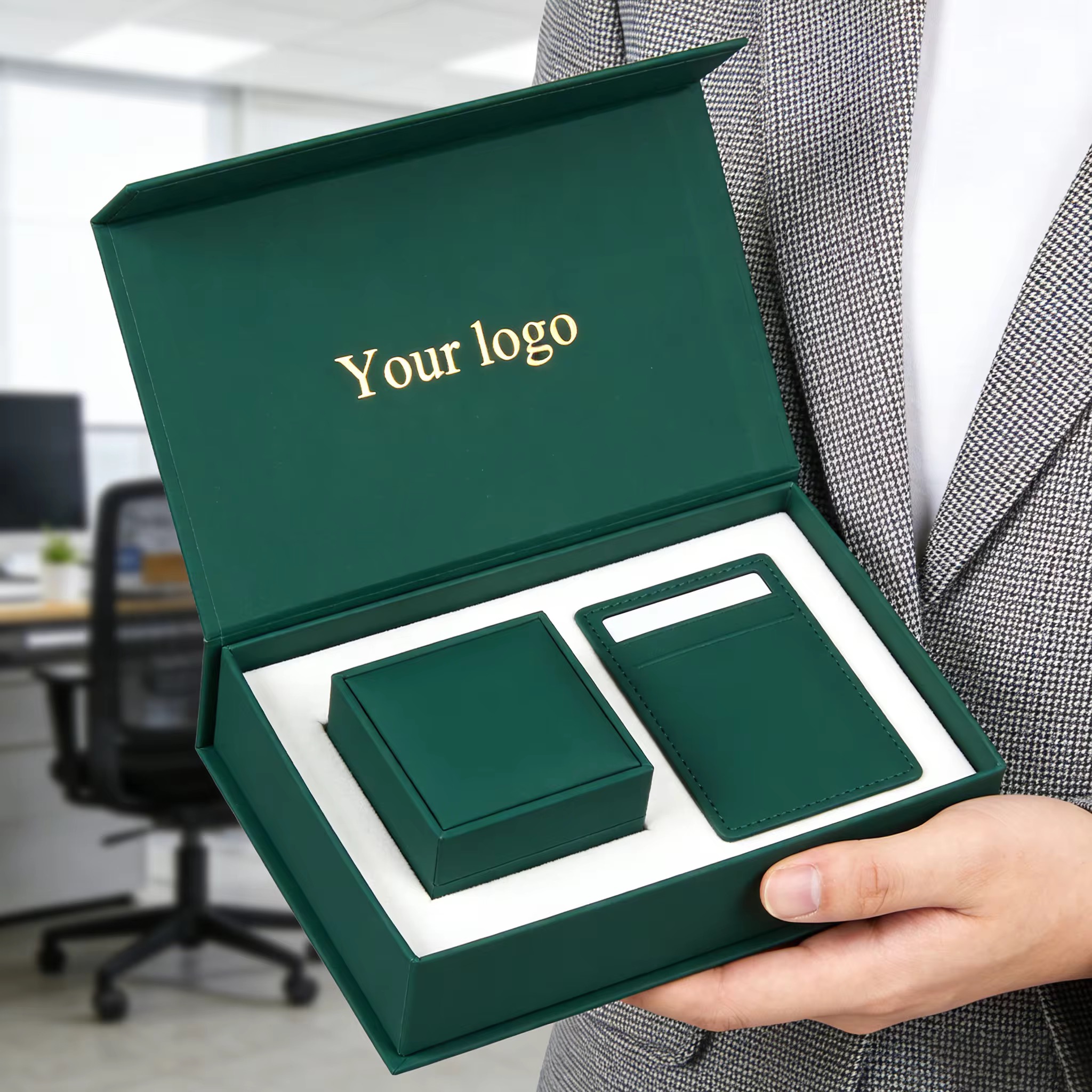 Jewelry Packaging Custom logo Green Leather Jewelry Box Luxury Ring Earrings Pendant Necklace Box Jewelry Packaging